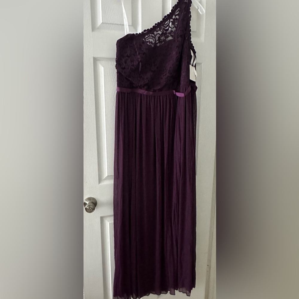 Beautiful one shoulder bridesmaid dress in eggplant color size 16 never used